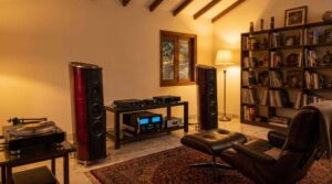 High-fidelity Hi-Fi audio system in a Pune bungalow by Sound Innovators
